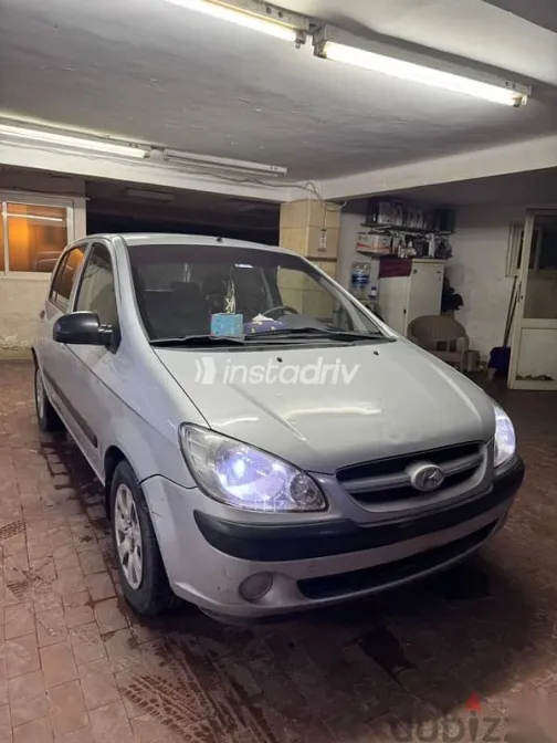 هيونداي جيتز 2011 فضي مستعملة للبيع - 2