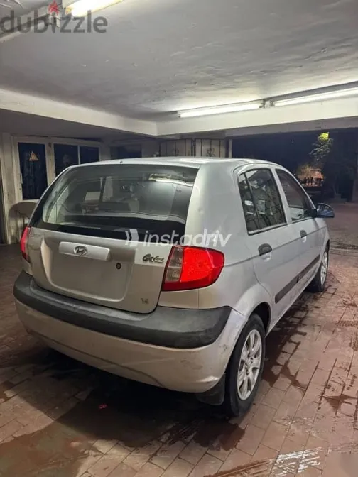 هيونداي جيتز 2011 فضي مستعملة للبيع - 3