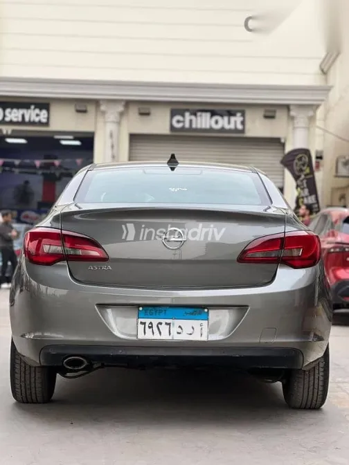 اوبل أسترا 2019 رمادي مستعملة للبيع - 3