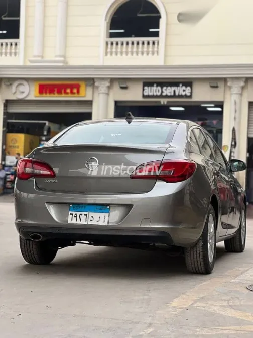 اوبل أسترا 2019 رمادي مستعملة للبيع - 4