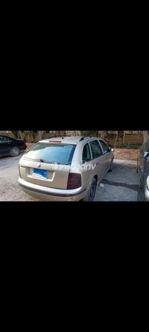 سكودا فابيا 2005 ذهبي مستعملة للبيع - 4