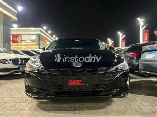 هيونداي إلنترا 2021 أسود مستعملة للبيع - 1