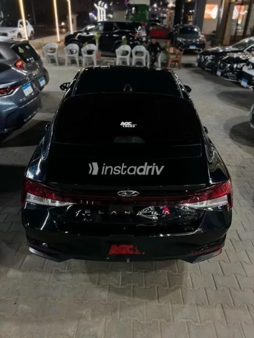 هيونداي إلنترا 2021 أسود مستعملة للبيع - 3