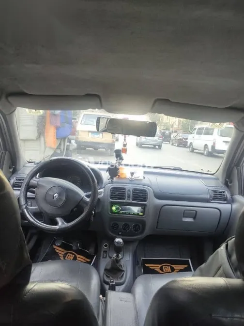 Renault Clio 2002 Gray Used for Sale - 1