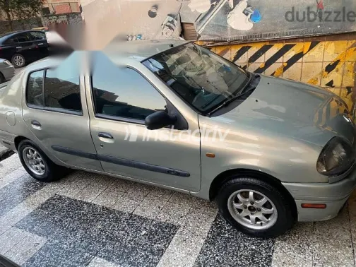 Renault Clio 2002 Gray Used for Sale - 10