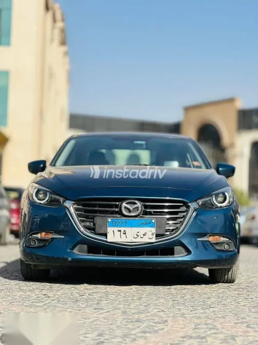 مازدا 3 2019 أزرق غامق مستعملة للبيع - 3