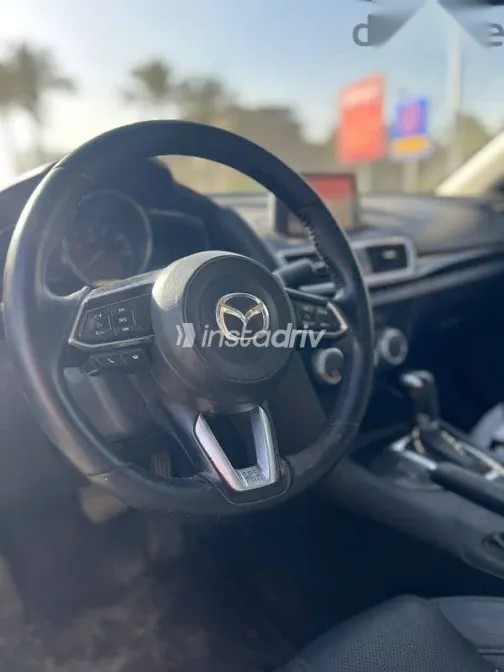 مازدا 3 2019 أزرق غامق مستعملة للبيع - 4