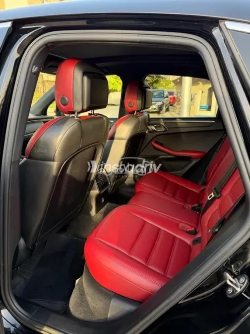 Porsche Macan 2021 Black Used for Sale - 4