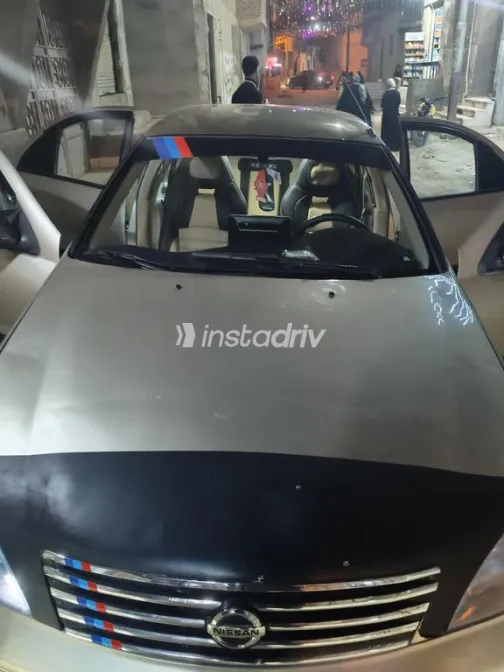 نيسان صنى 2009 ذهبي مستعملة للبيع - 2