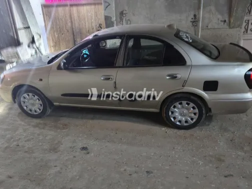 نيسان صنى 2009 ذهبي مستعملة للبيع - 3