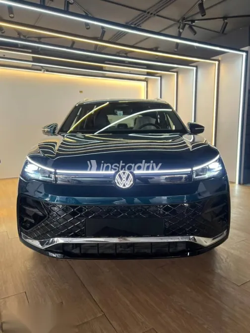 فولكس فاغن تيجون 2026 أزرق غامق مستعملة للبيع - 1