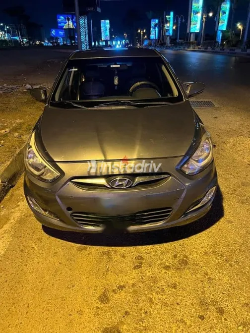 هيونداي اكسنت 2012 أبيض مستعملة للبيع - 1