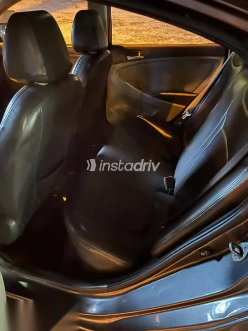 هيونداي اكسنت 2012 أبيض مستعملة للبيع - 5