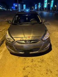 هيونداي اكسنت 2012 أبيض مستعملة للبيع