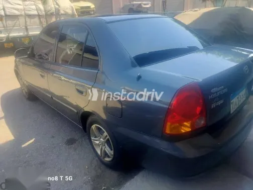 Hyundai Verna 2018 Gray Used for Sale - 2