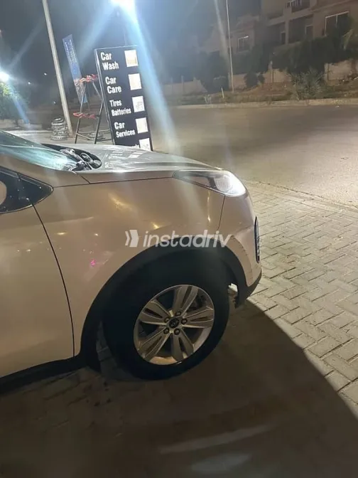 Kia Sportage 2017 White Used for Sale - 10