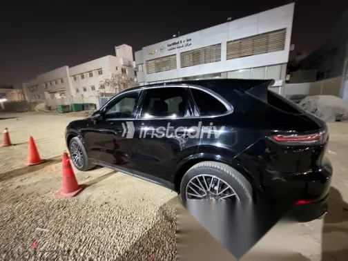 Porsche Cayenne 2021 Black Used for Sale - 5