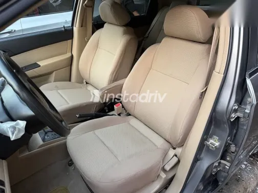 شيفروليه افيو 2016 رمادي مستعملة للبيع - 8