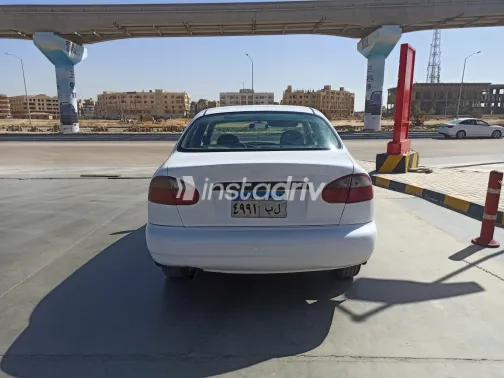 دايو لانوس 2 2000 أبيض مستعملة للبيع - 1