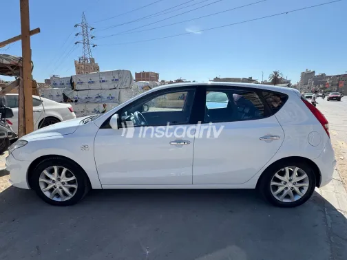 هيونداي I30 2008 أبيض مستعملة للبيع - 2