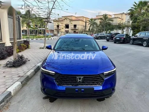 هوندا أكورد 2023 أزرق غامق مستعملة للبيع - 1
