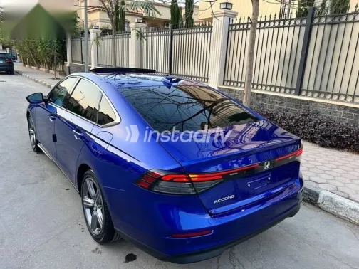 هوندا أكورد 2023 أزرق غامق مستعملة للبيع - 2