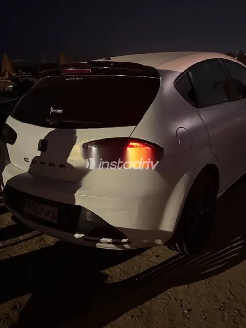 سيات ليون 2012 أبيض مستعملة للبيع - 5