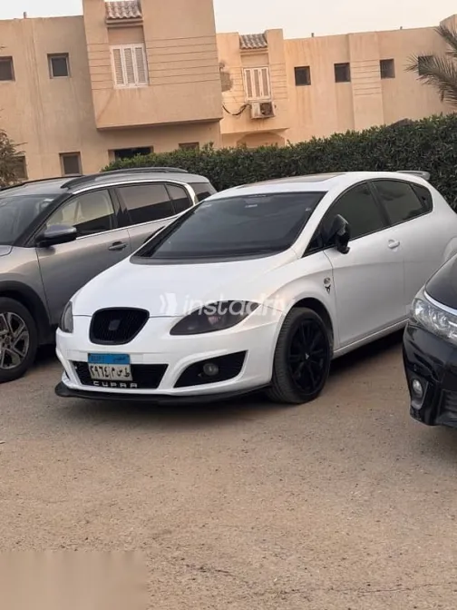 سيات ليون 2012 أبيض مستعملة للبيع - 6