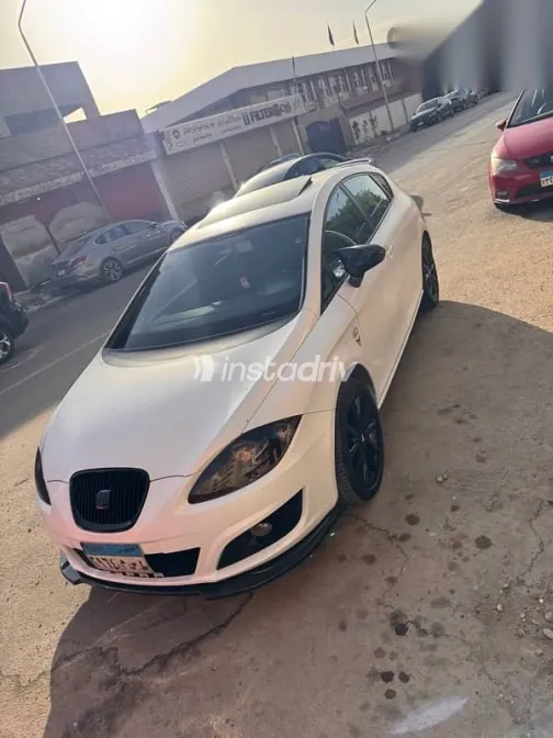 سيات ليون 2012 أبيض مستعملة للبيع - 7