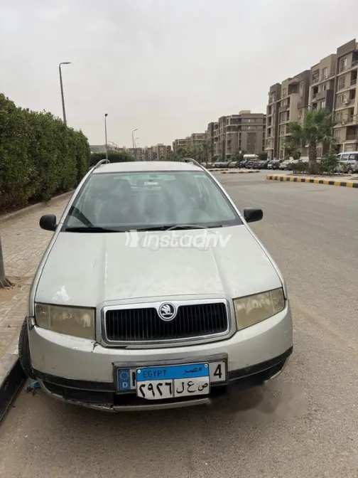 سكودا فابيا 2003 فضي مستعملة للبيع - 2