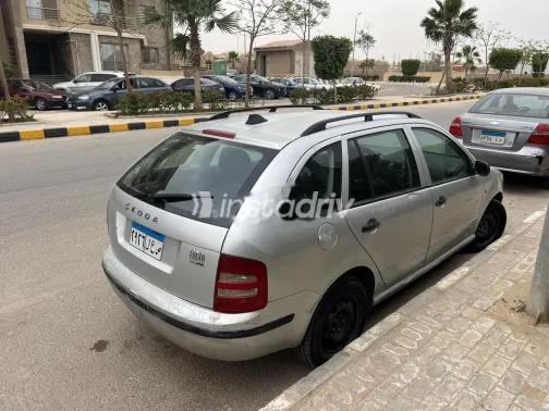 سكودا فابيا 2003 فضي مستعملة للبيع - 3