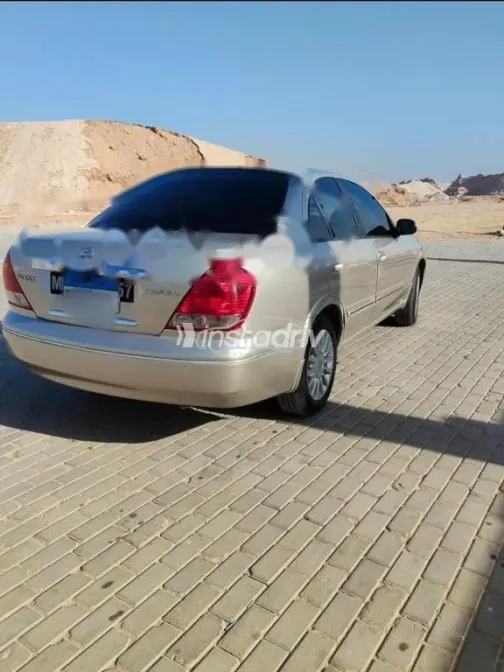 نيسان صنى 2009 ذهبي مستعملة للبيع - 3