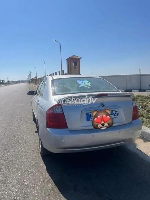 كيا سيراتو 2004 فضي مستعملة للبيع - 3