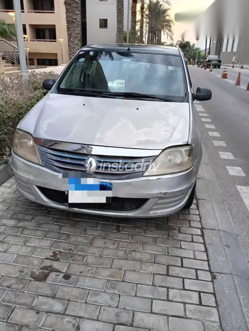 Renault Logan 2011 Silver Used for Sale - 1