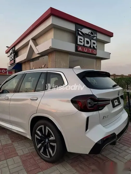 بي ام دبليو IX3 2025 أبيض جديدة للبيع - 3