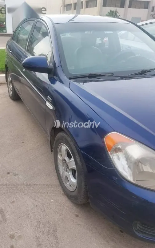 هيونداي اكسنت 2010 أزرق غامق مستعملة للبيع - 3