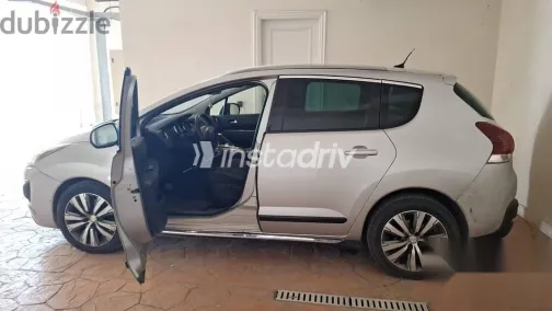 بيجو 3008 2015 فضي مستعملة للبيع - 3