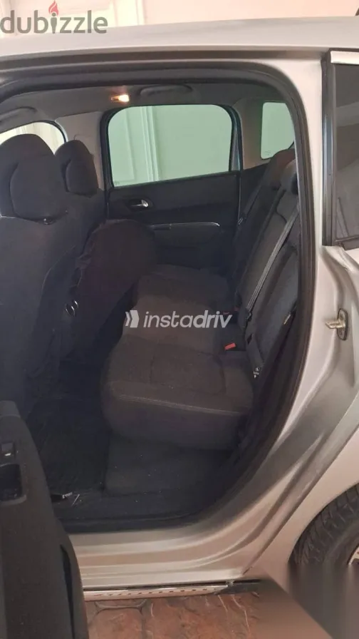 بيجو 3008 2015 فضي مستعملة للبيع - 9