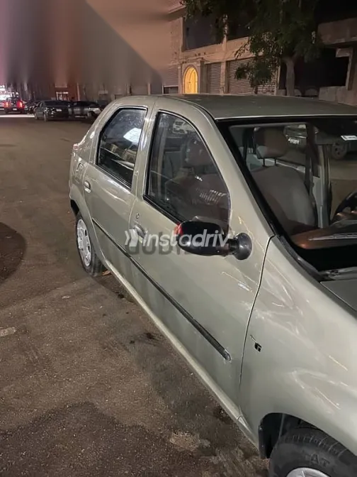 Renault Logan 2009 Gold Used for Sale - 3