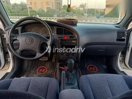 Hyundai Avante 2000 White Used for Sale - 3