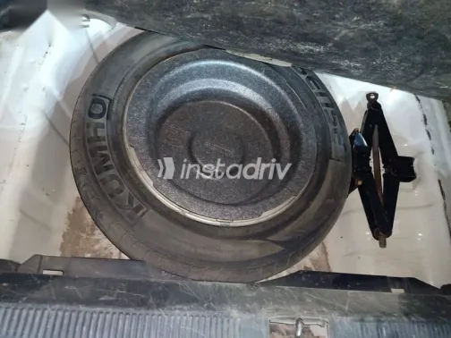 Hyundai Avante 2000 White Used for Sale - 5