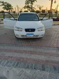 هيونداي افانتي 2000 أبيض مستعملة للبيع