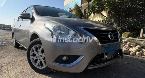 نيسان صنى 2023 أبيض مستعملة للبيع - 2