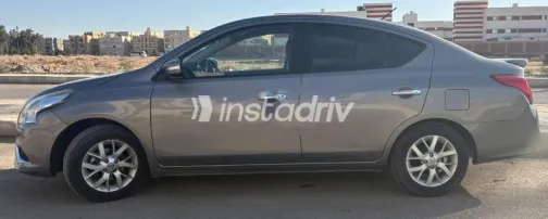 نيسان صنى 2023 أبيض مستعملة للبيع - 5