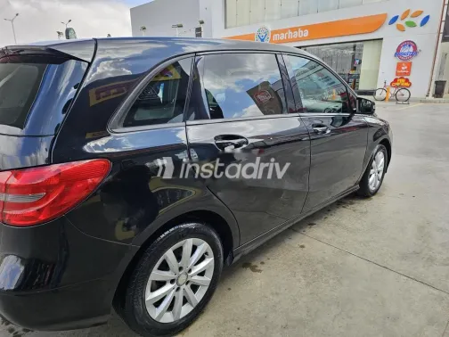 مرسيدس B 180 2014 أسود مستعملة للبيع - 2