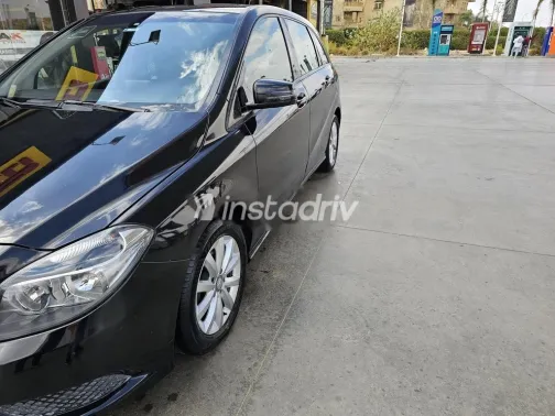 مرسيدس B 180 2014 أسود مستعملة للبيع - 3
