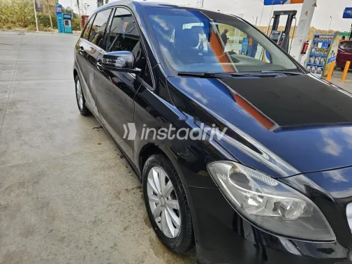 مرسيدس B 180 2014 أسود مستعملة للبيع - 4
