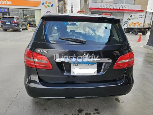 مرسيدس B 180 2014 أسود مستعملة للبيع - 5