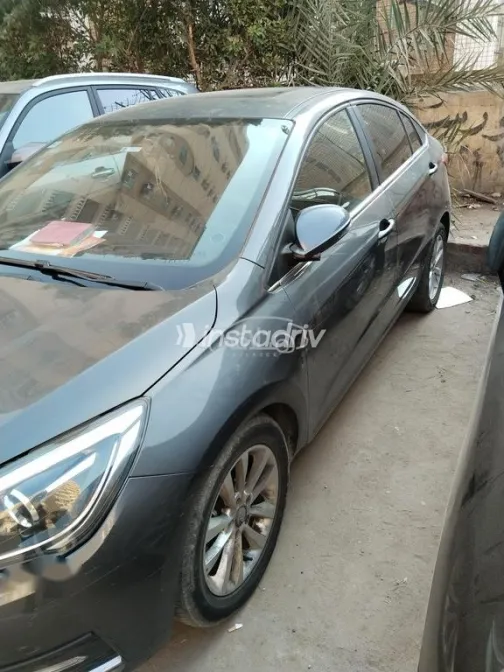 Chery Arrizo 5 2022 White Used for Sale - 2