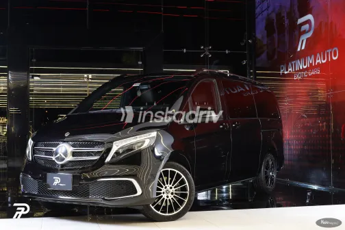 Mercedes V 250 2022 White Used for Sale - 10